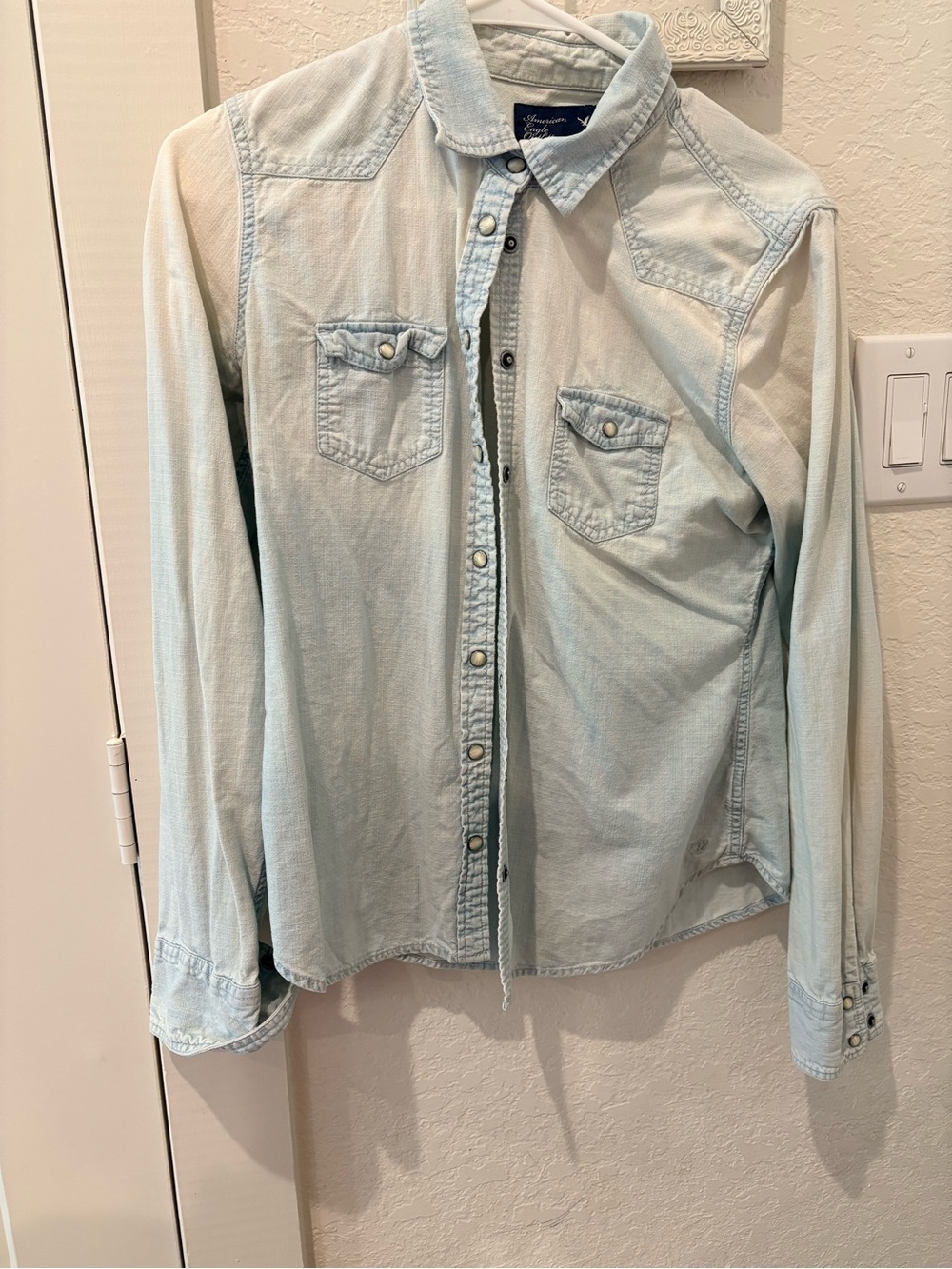 American Eagle Light Wash Denim Shirt Jacket - Women